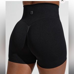 Buffbunny ribbed short